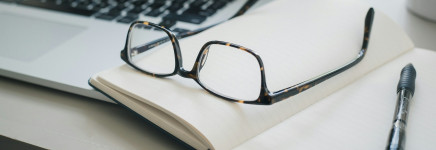 Hoe zorg jij ervoor dat je blijft leren over het onderwerp huiselijk geweld en kindermishandeling?